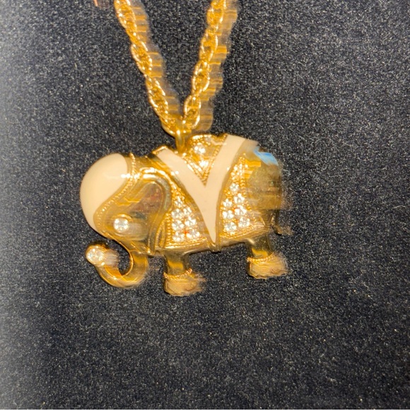 Kenneth Jay Lane for Avon lucky elephant brooch-pendant necklace - Picture 2 of 7